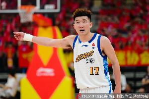媒体人：上海缺少两个主力内线外援仍取胜 广厦在后卫对决上完败