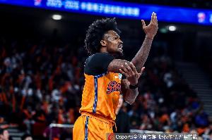解说：生断布朗+压哨三分绝杀 古德温救我 这句真是名不虚传