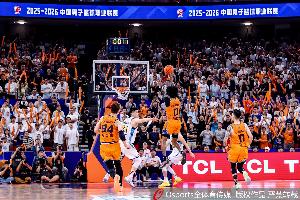 记者：古德温可不仅是投出绝杀 今天11助仅2失误 两场共23助3失误