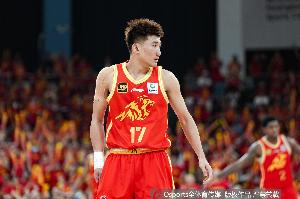 媒体人：大秋塔克布朗砍79分 林秉圣X因素 王博下半场弃用孙铭徽