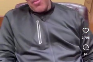 球爹：骑士输在缺少我儿子朗佐·鲍尔来推转换进攻，骑士很缺这个！视频封面
